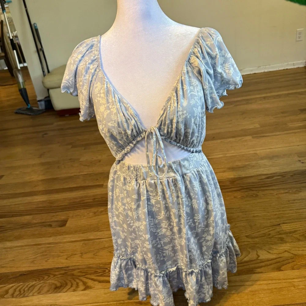 Urban Outfitters Floral‎ Cutout Mini Dress Blue White Tie Front Ruffle Size S